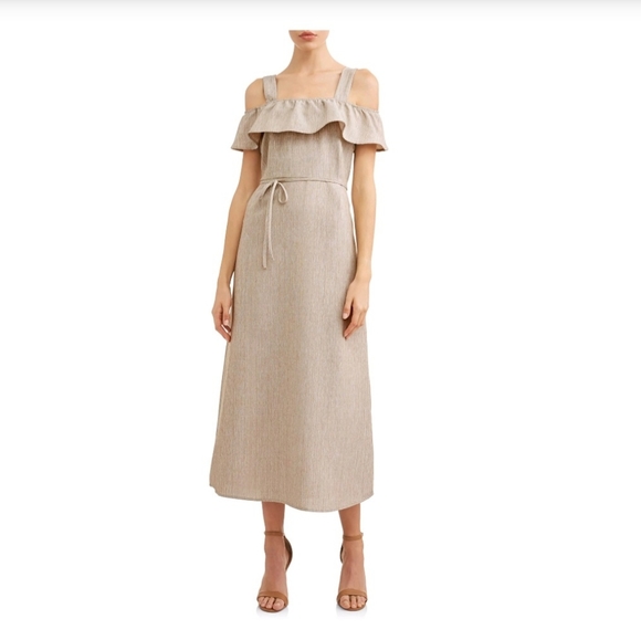 Love Sadie Women's Back Slit Maxi. (NOTE: Dress is in Blue) - Picture 2 of 9